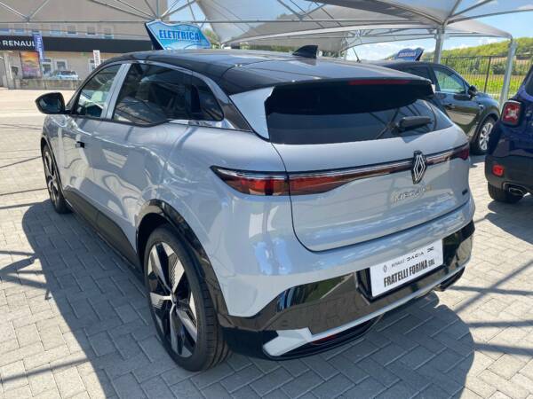 Renault Megane E-Tech - immagine 4