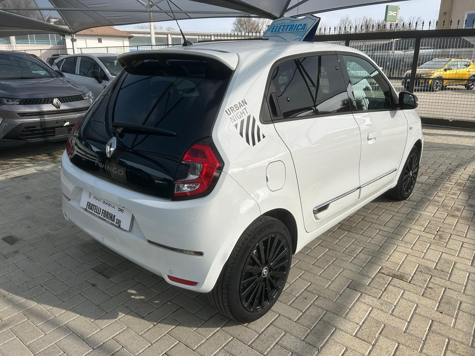 Renault Twingo Electric E-tech Urban & Night - immagine 2