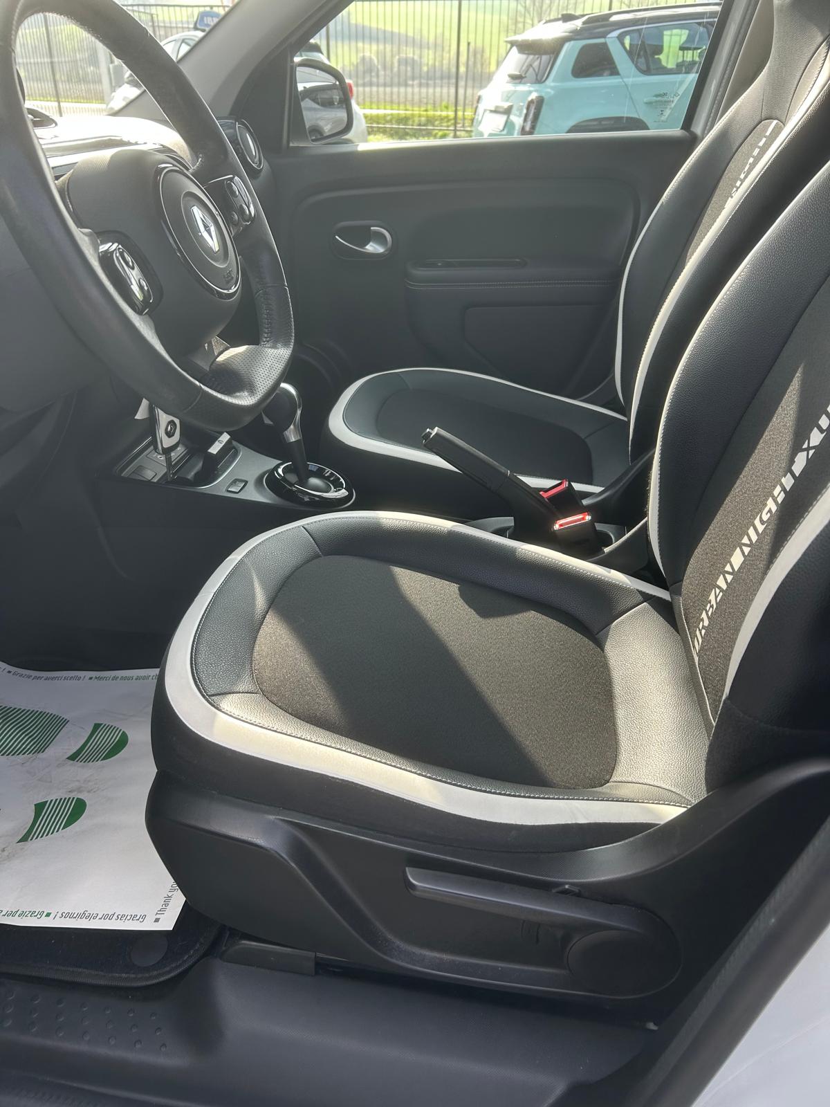 Renault Twingo Electric E-tech Urban & Night - immagine 6