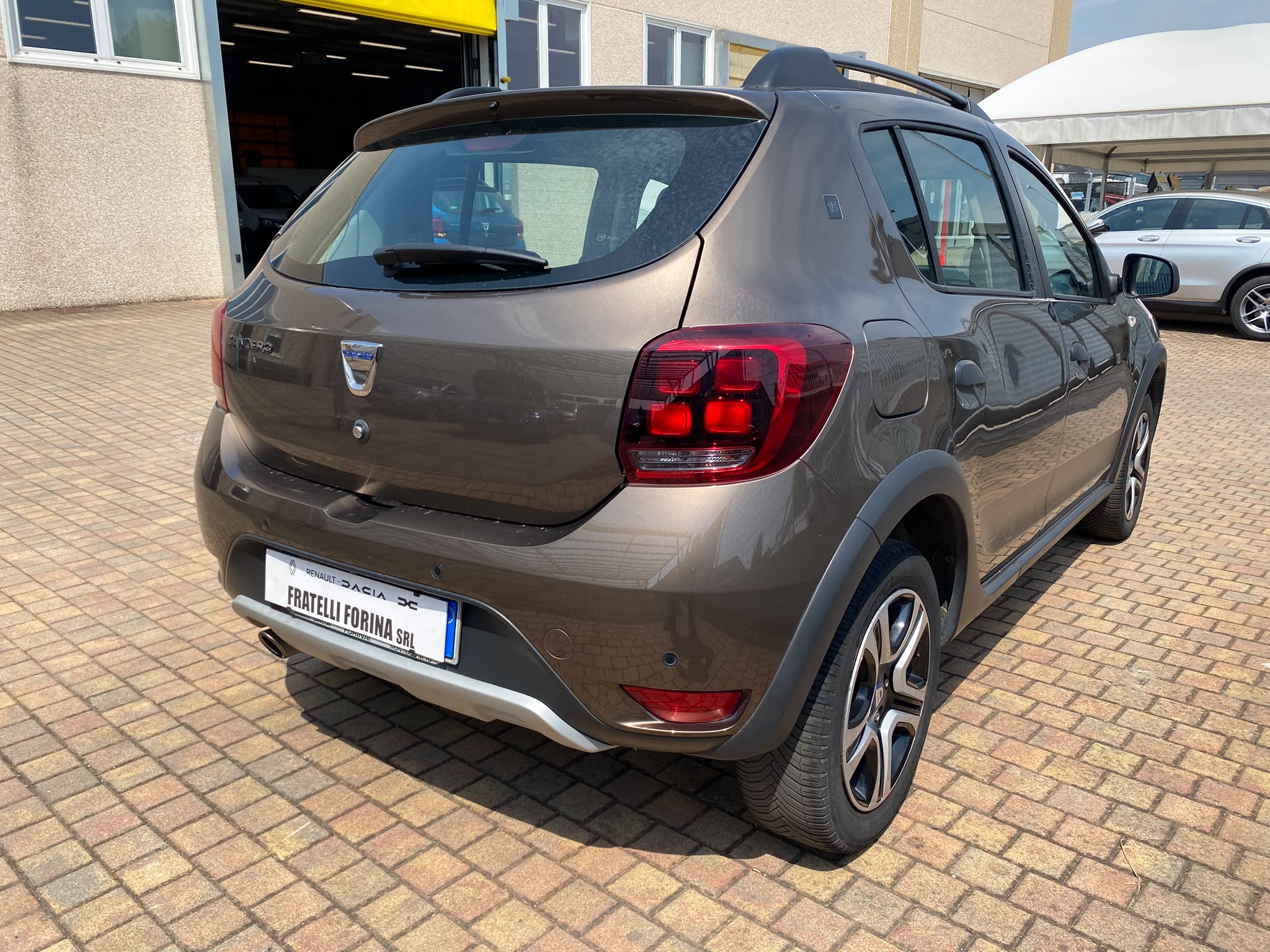 Dacia Sandero Stepway 15Th anniversary - immagine 3