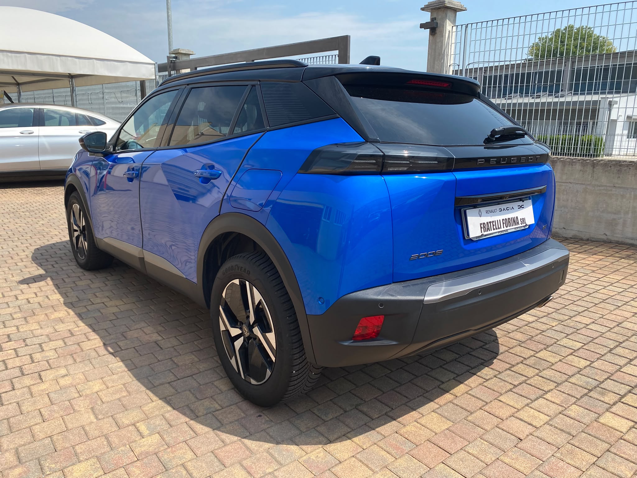 Peugeot 2008 GT - immagine 2