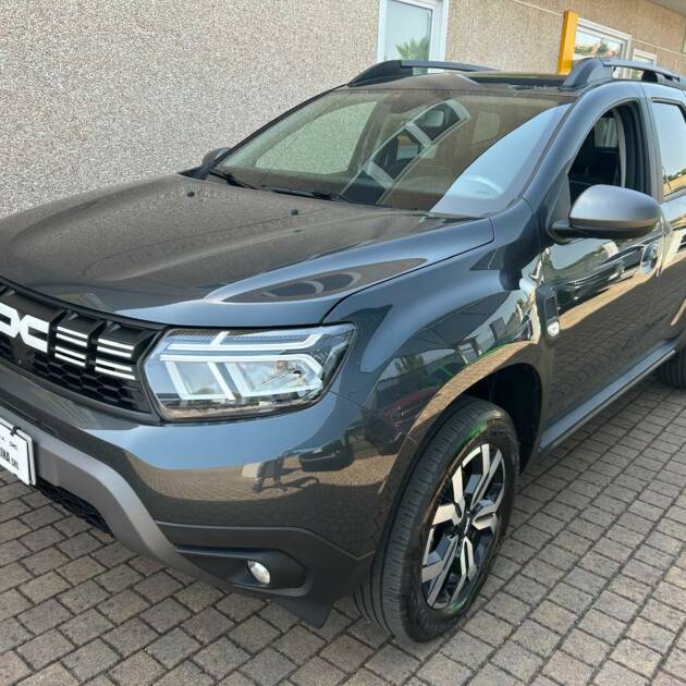 Dacia Duster Journey up
